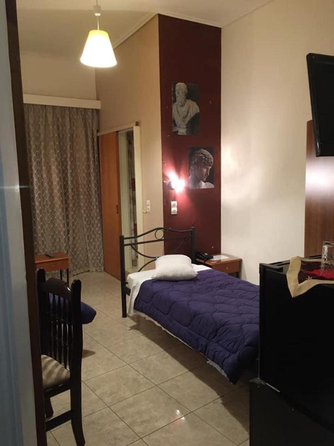Hotel George كالاماتا المظهر الخارجي الصورة