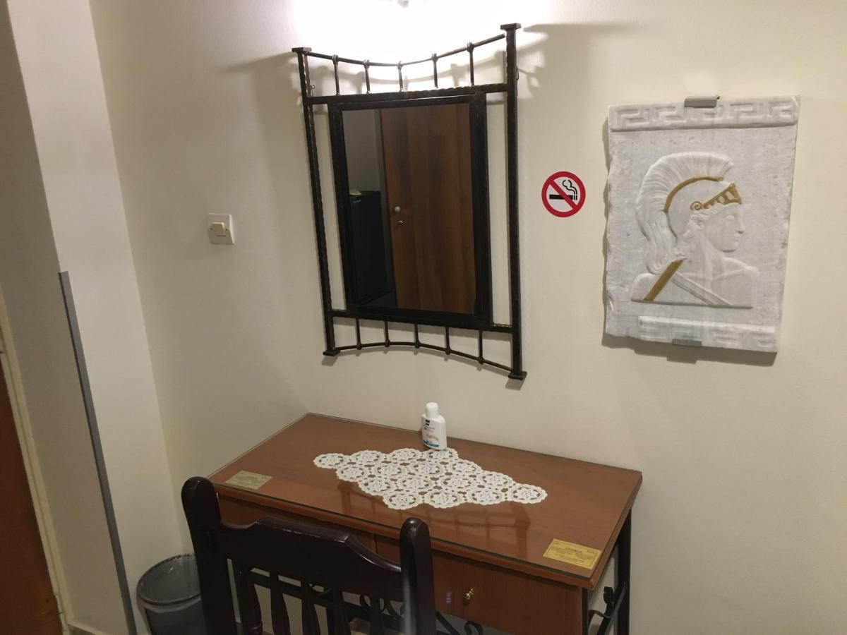 Hotel George كالاماتا المظهر الخارجي الصورة