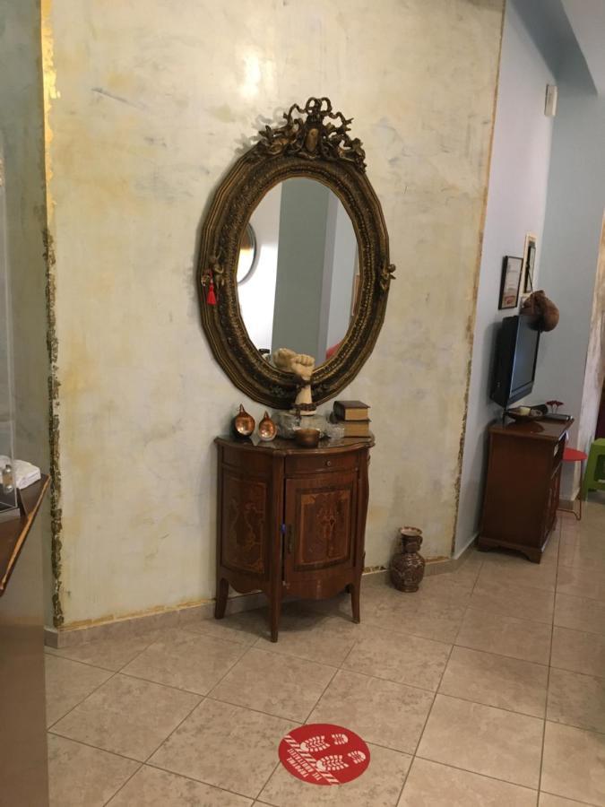 Hotel George كالاماتا المظهر الخارجي الصورة